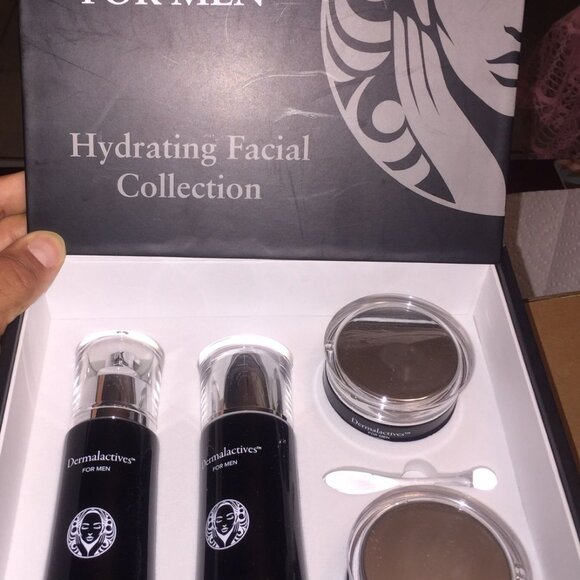 DERMALACTIVES FOR MEN HYDRATING FACIAL COLLECTION-SHAVE+AFTERSHAVE+PEEL+MOISTURE - Picture 3 of 7